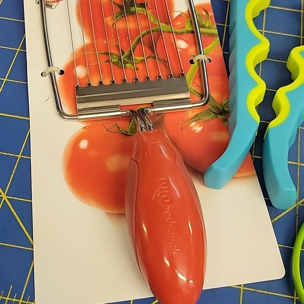 Kitchen Tool Set of 4 Slicer, Jar Opener, Avocado Slicer, Strainer Tongs NEW